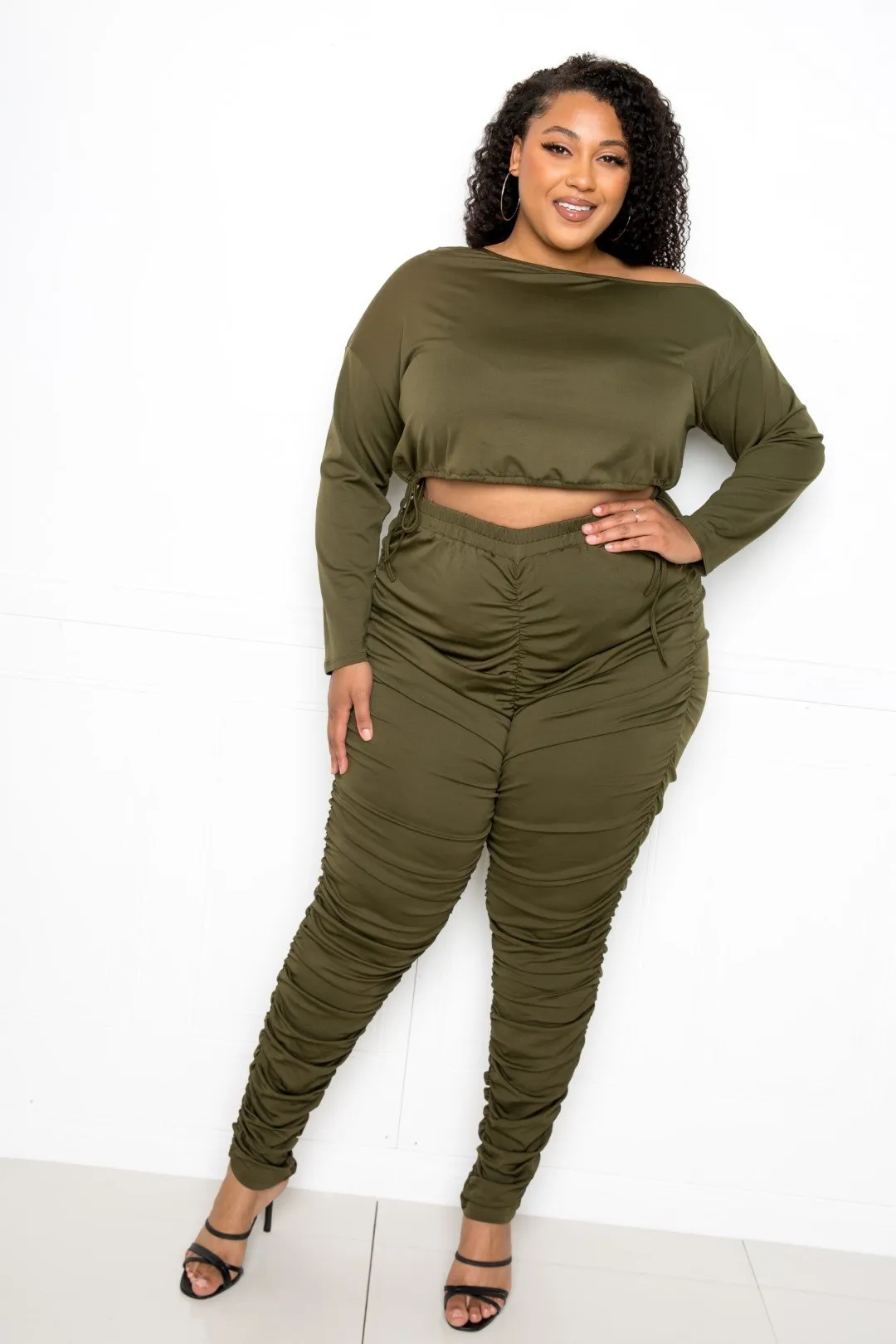 Off Shoulder Cropped Top And Ruched Leggings Set