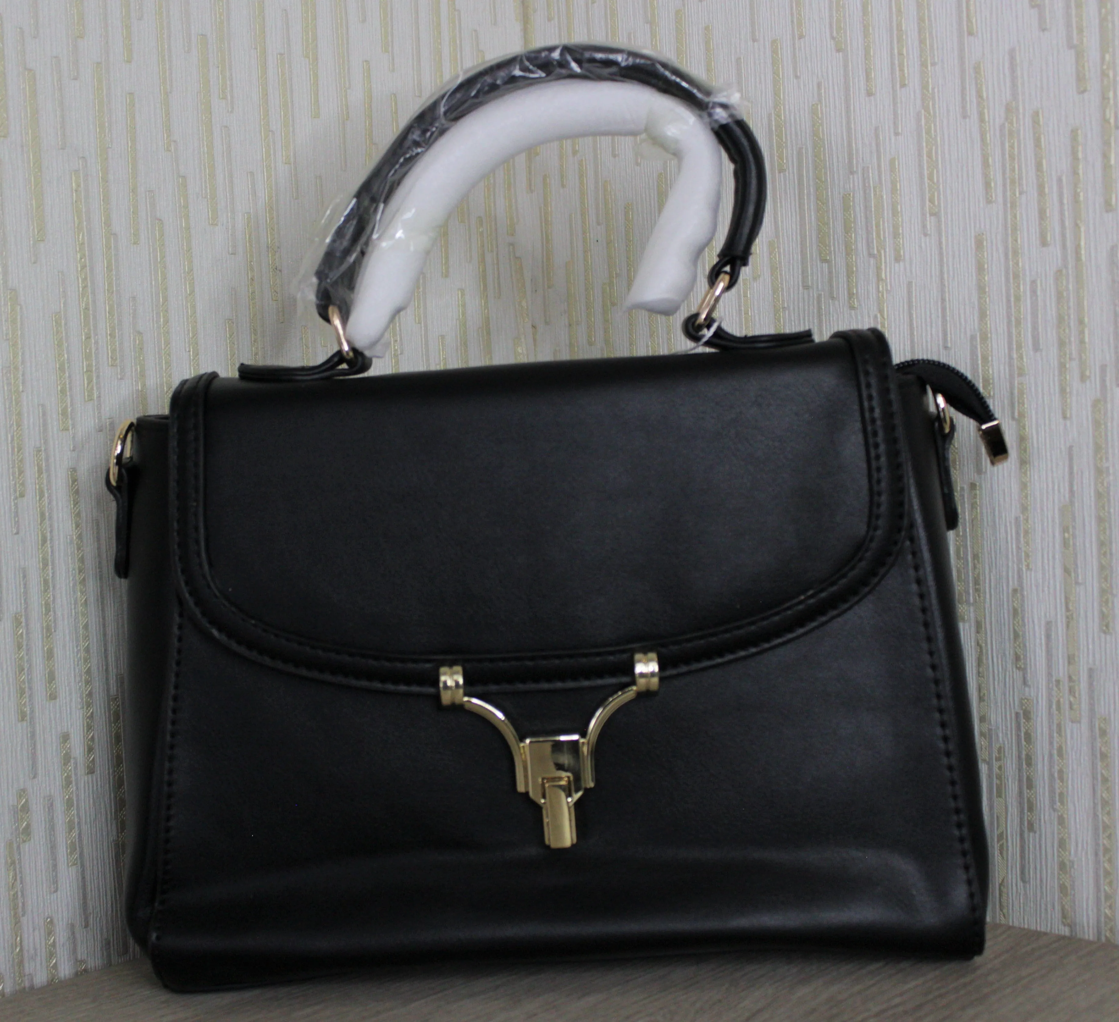 Small cross bag